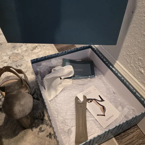 Pashion Shoes - The Sandal - Storm Suede 8.5 - Picture 5 of 6